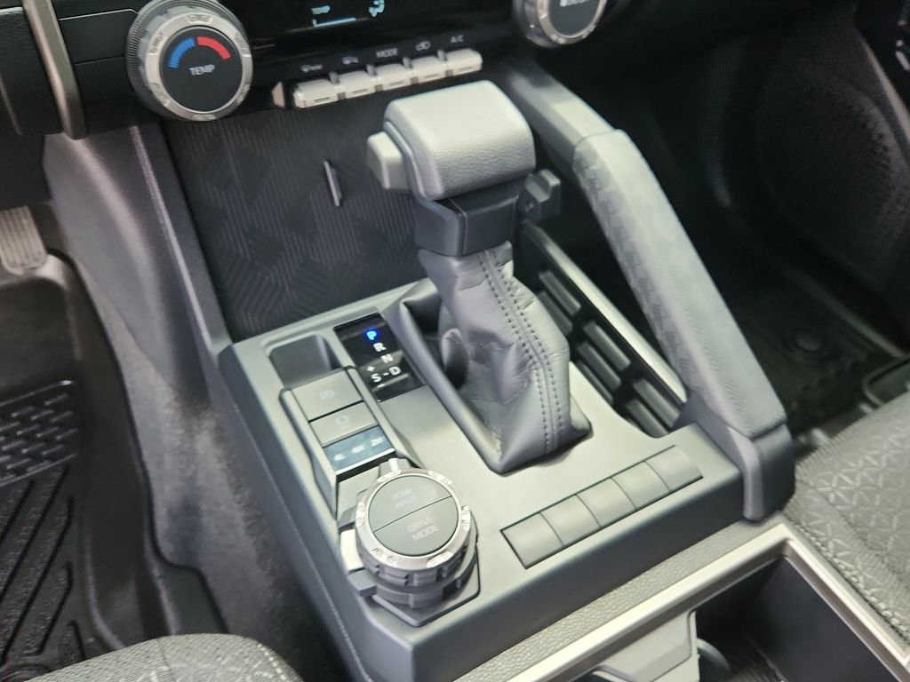 Used 2025 Toyota 4Runner SR5 AWD/4WD image 22