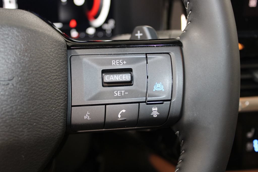 Used 2026 Nissan Pathfinder Platinum AWD/4WD image 31