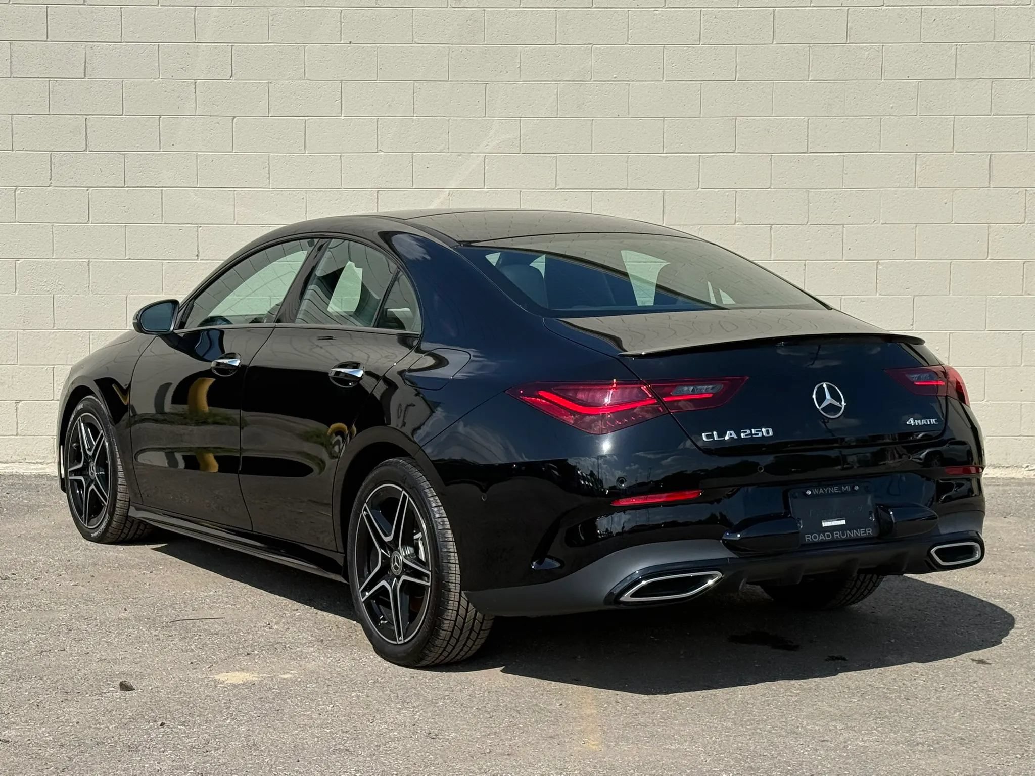 Used 2025 Mercedes-Benz CLA 250 4MATIC w/ AMG Night Package image 7