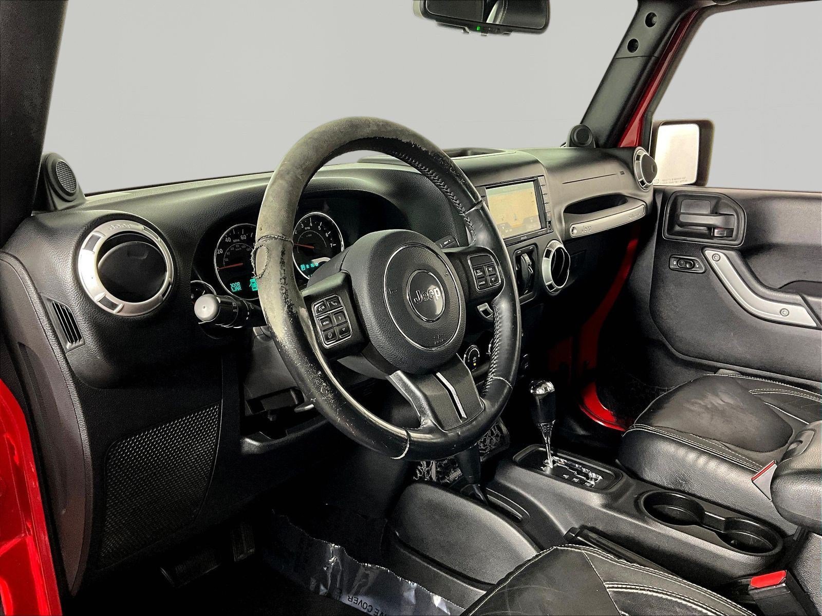 Used 2014 Jeep Wrangler Unlimited Sahara w/ Connectivity Group AWD/4WD image 16