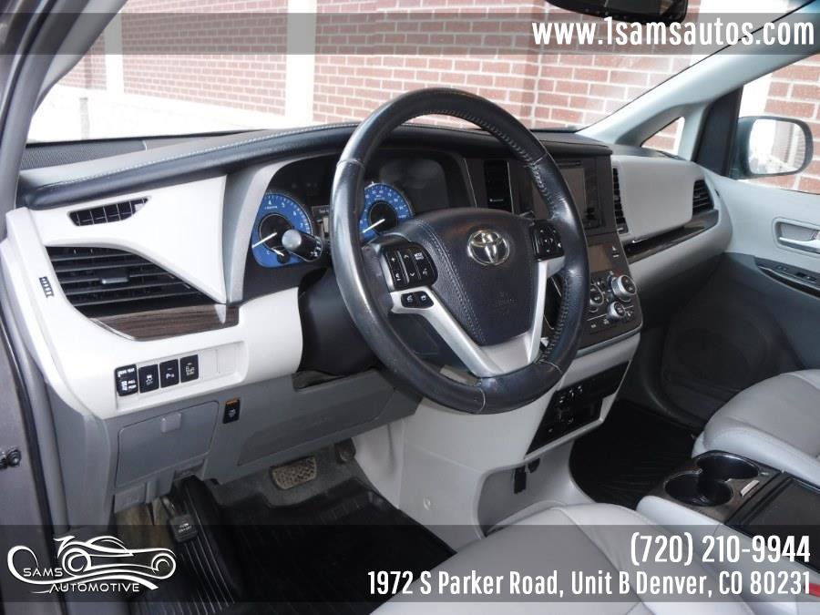 Used 2017 Toyota Sienna XLE Premium image 40