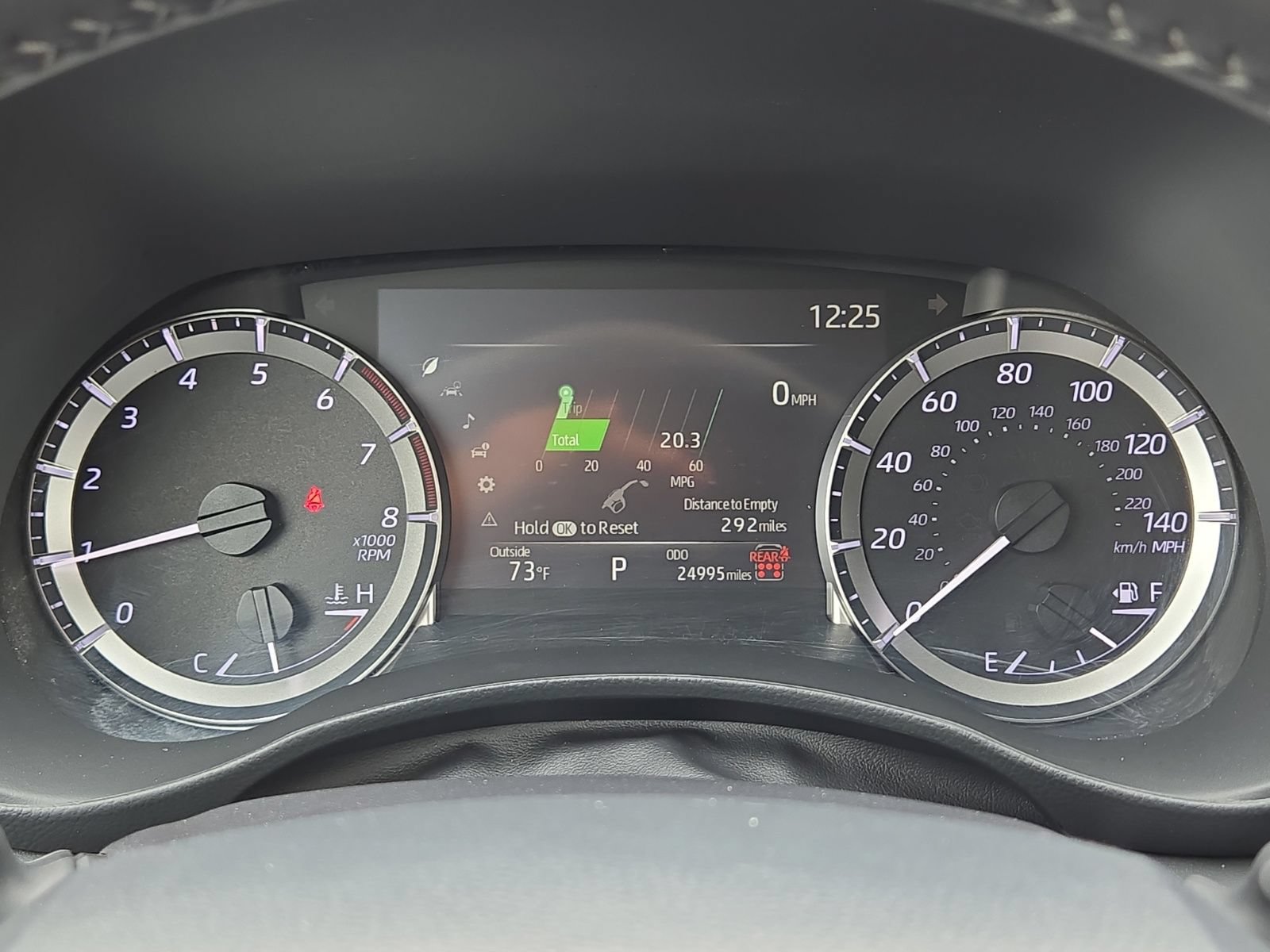 Used 2025 Toyota Highlander LE FWD image 27