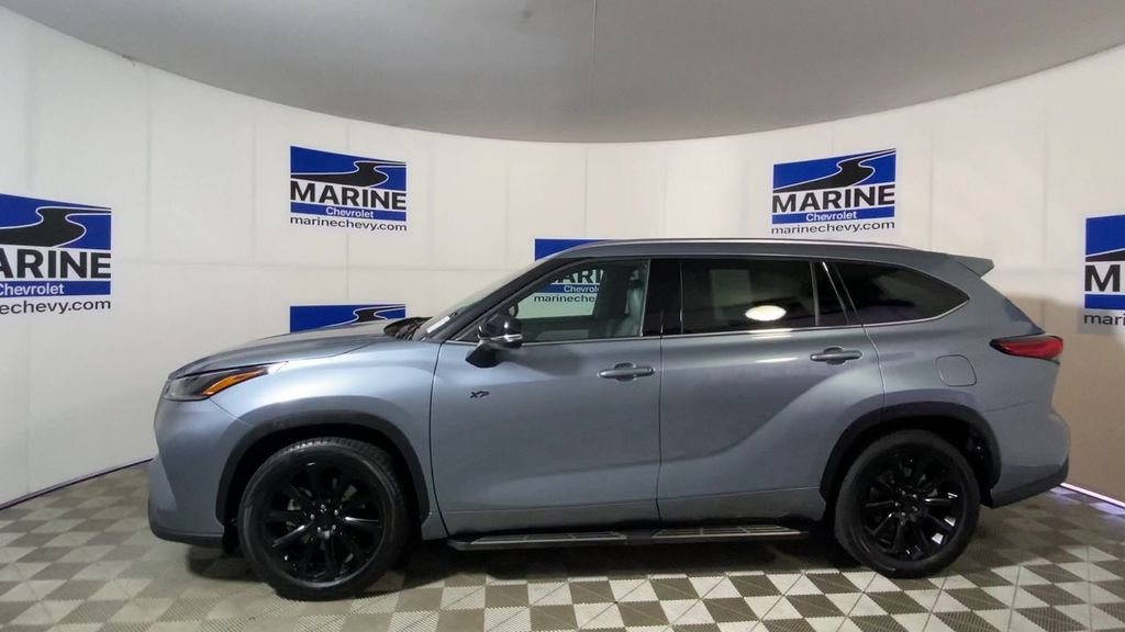 Used 2021 Toyota Highlander XLE FWD image 7