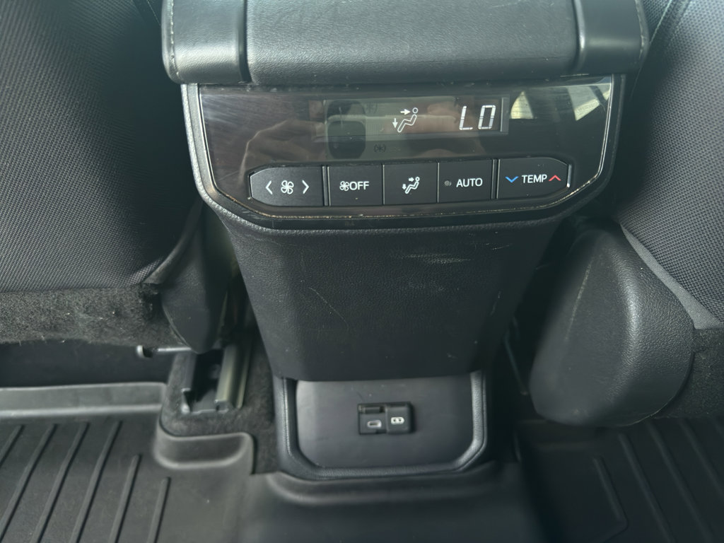 Used 2023 Toyota Highlander LE image 14
