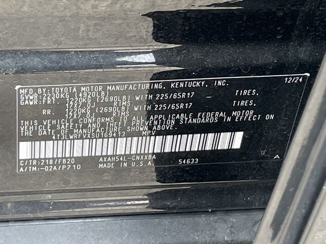 Used 2025 Toyota RAV4 LE AWD/4WD image 28