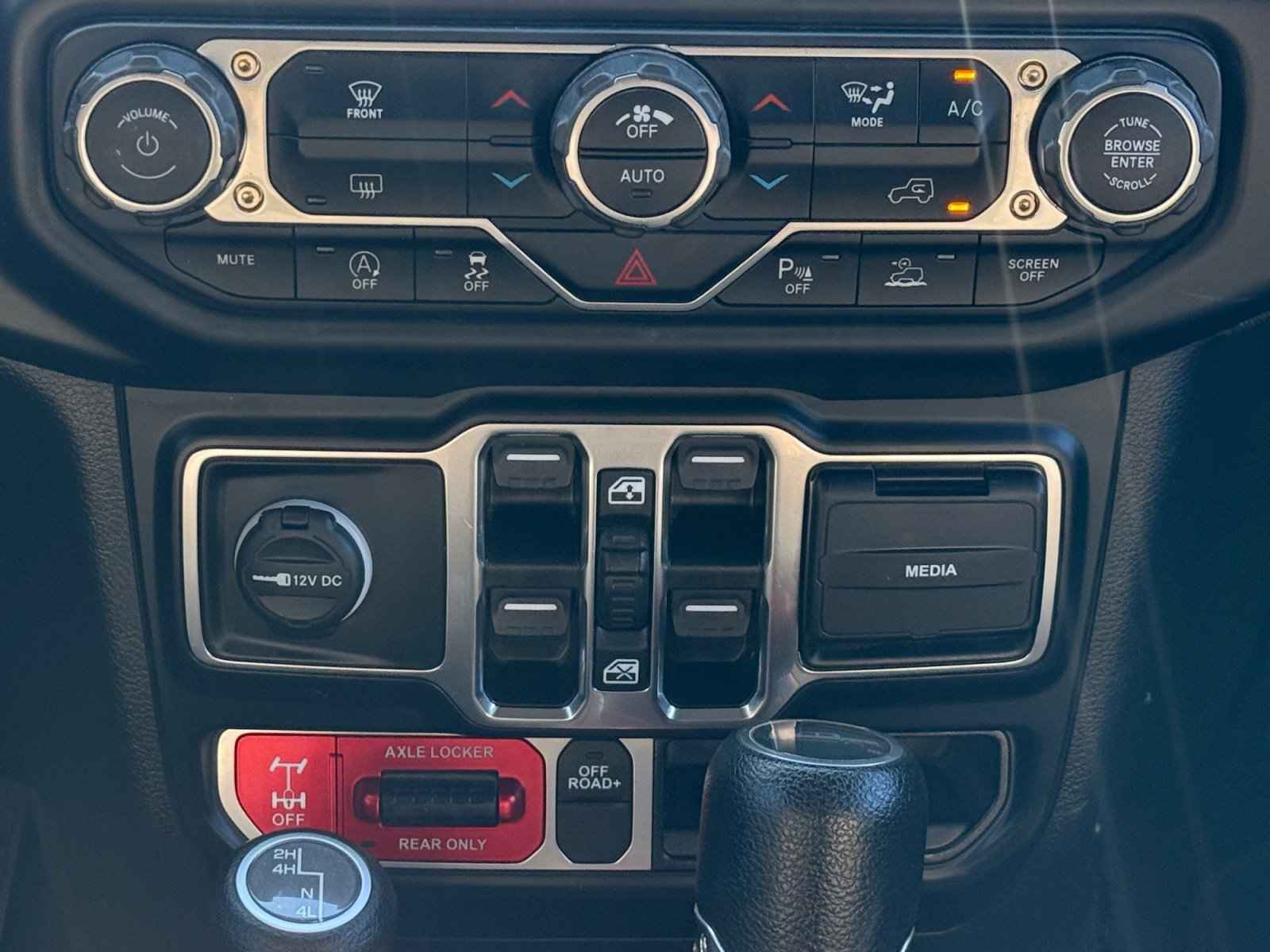 Certified 2020 Jeep Gladiator Mojave image 25