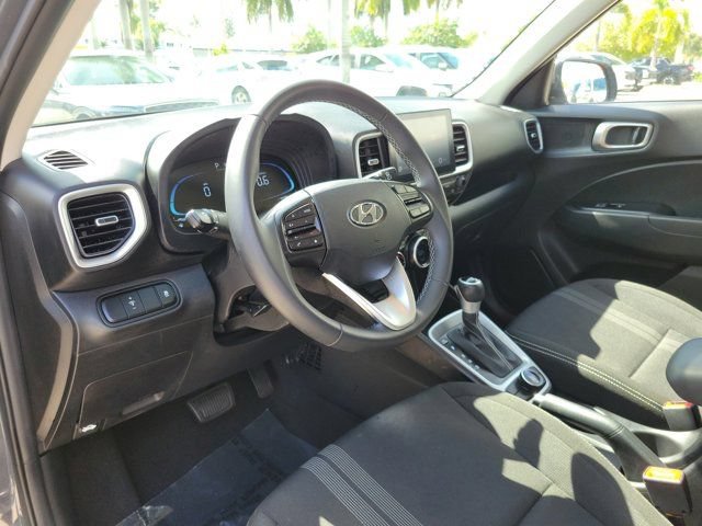 Certified 2024 Hyundai Venue SEL FWD image 18