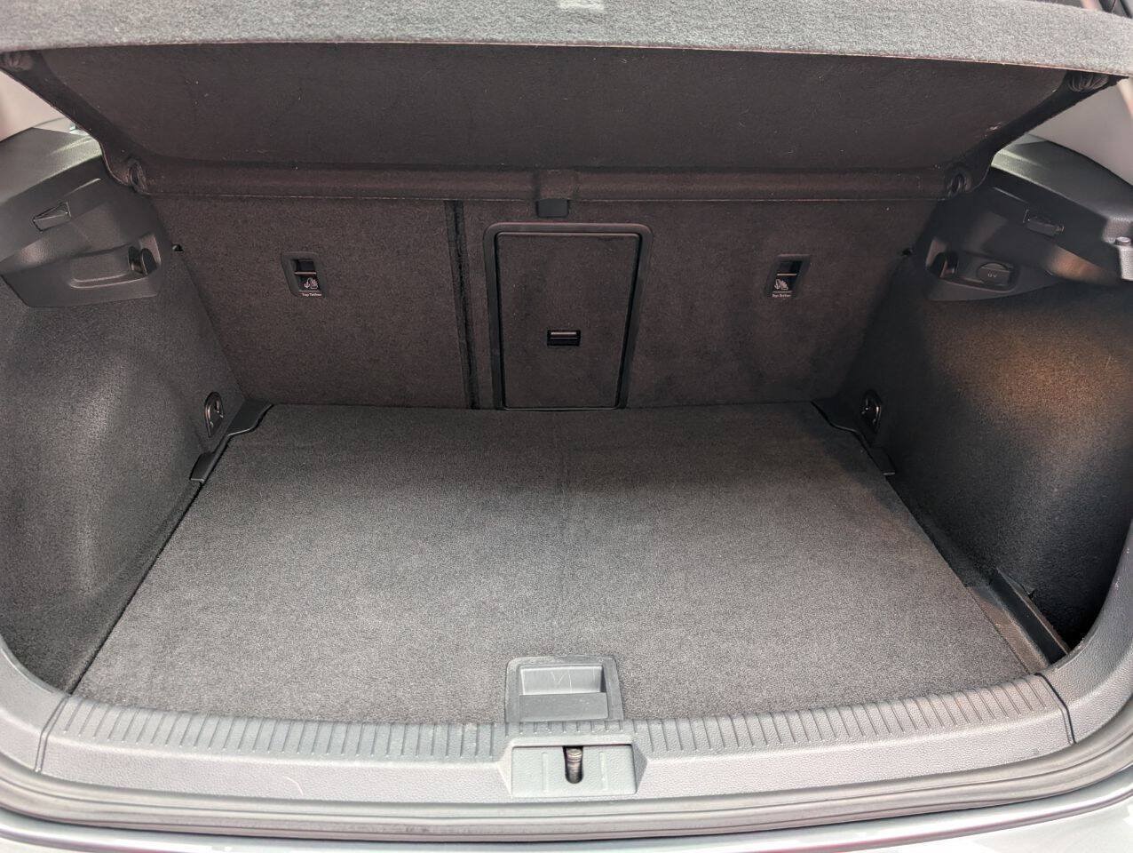 Used 2019 Volkswagen e-Golf SEL Premium FWD image 14