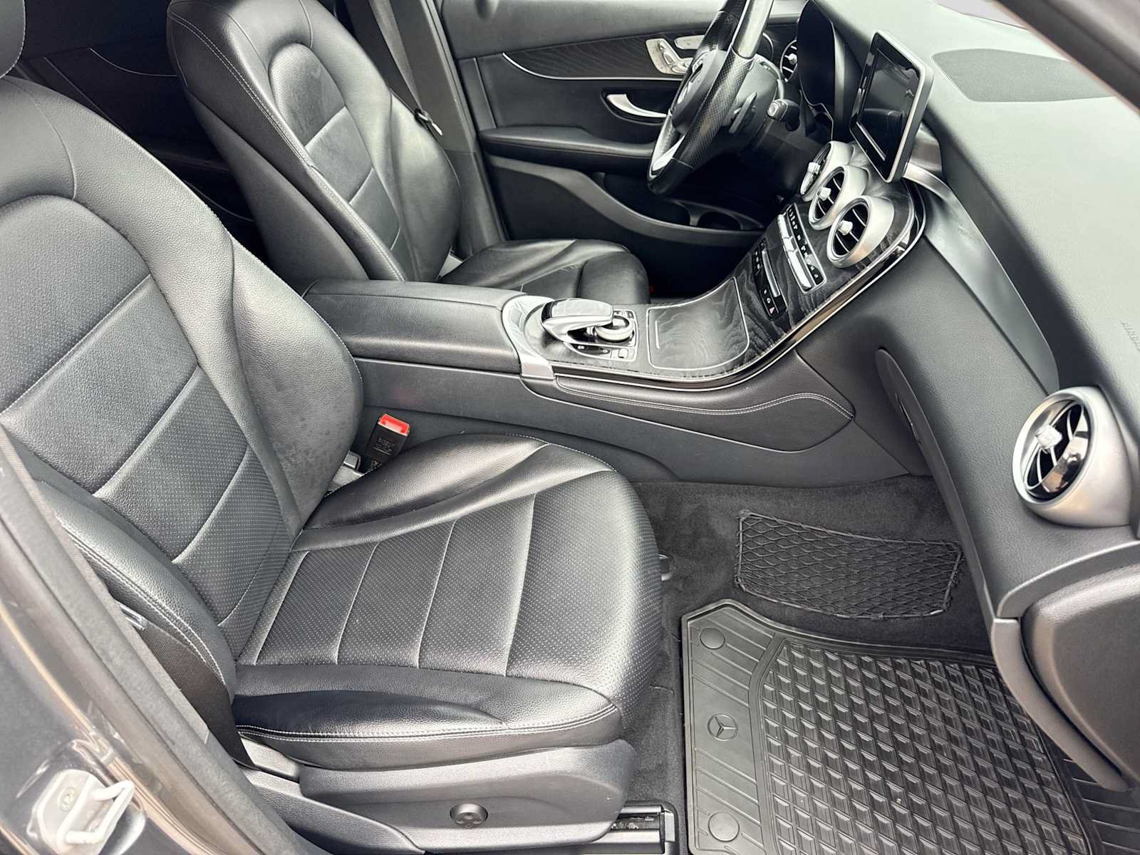 Used 2016 Mercedes-Benz GLC 300 4MATIC image 21