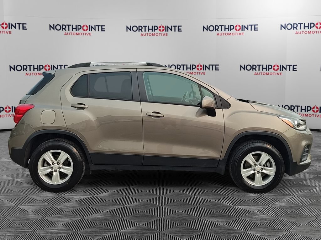 Used 2022 Chevrolet Trax LT w/ LT Convenience Package AWD/4WD image 7
