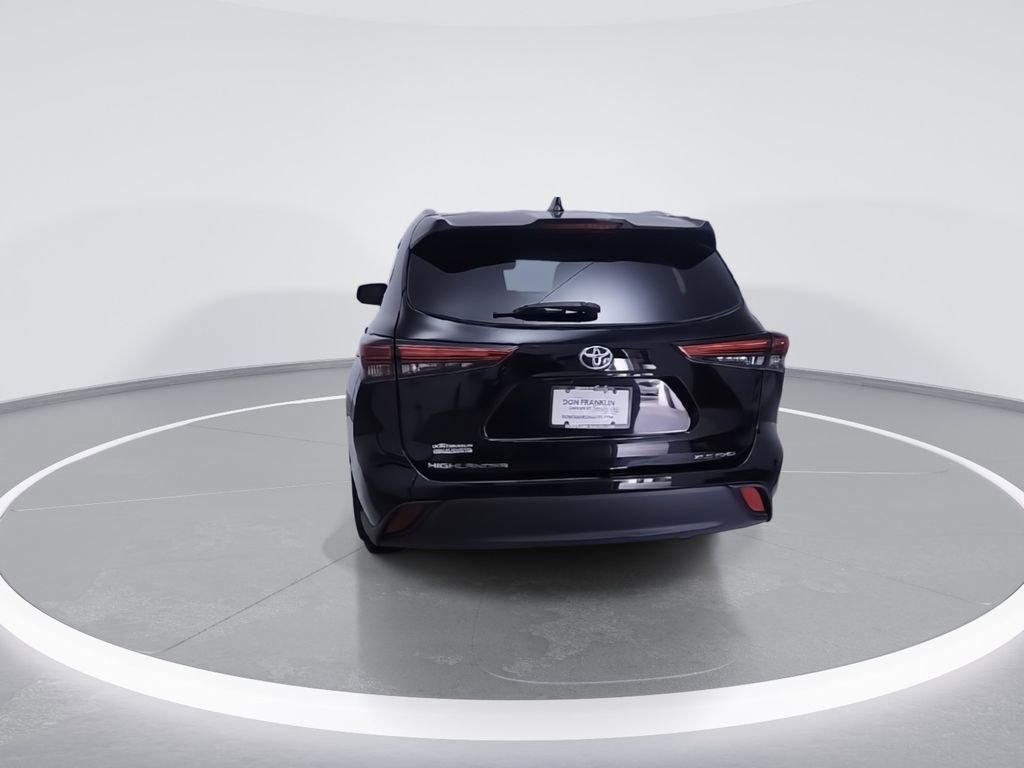 Used 2020 Toyota Highlander XLE AWD/4WD image 7