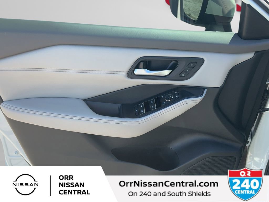 Used 2023 Nissan Rogue SL w/ SL Premium Package FWD image 16