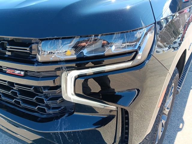 Used 2023 Chevrolet Tahoe Z71 w/ Luxury Package AWD/4WD image 7