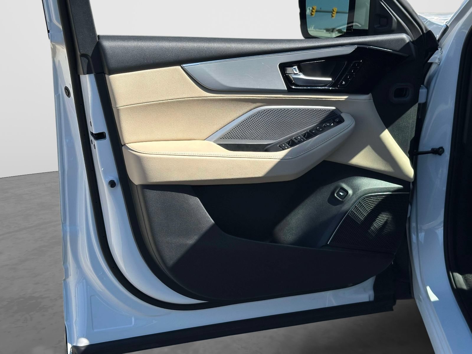 Certified 2025 Acura MDX SH-AWD image 17
