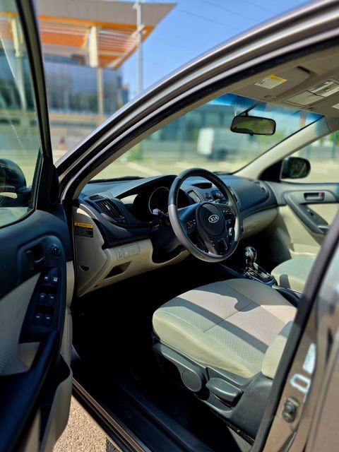 Used 2012 Kia Forte EX image 13