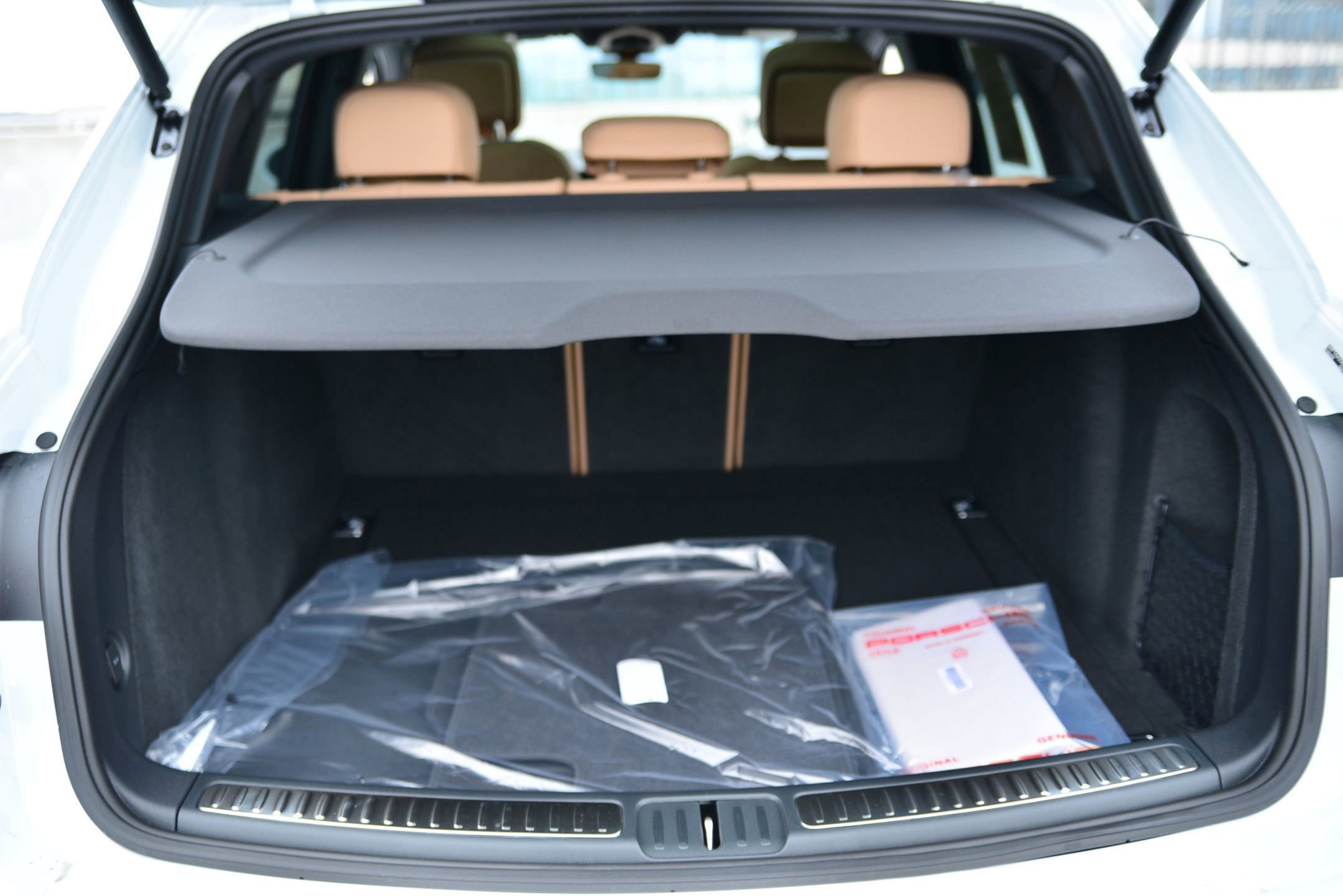 Used 2025 Porsche Macan image 26