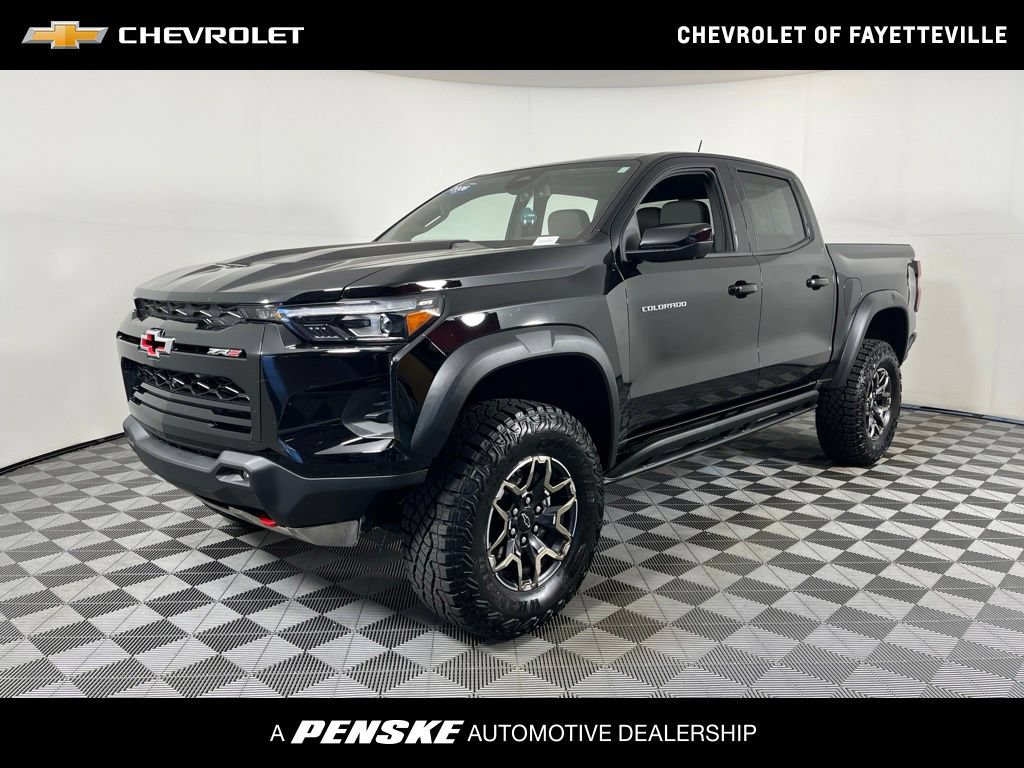 Used 2026 Chevrolet Colorado ZR2 w/ Technology Package AWD/4WD image 1