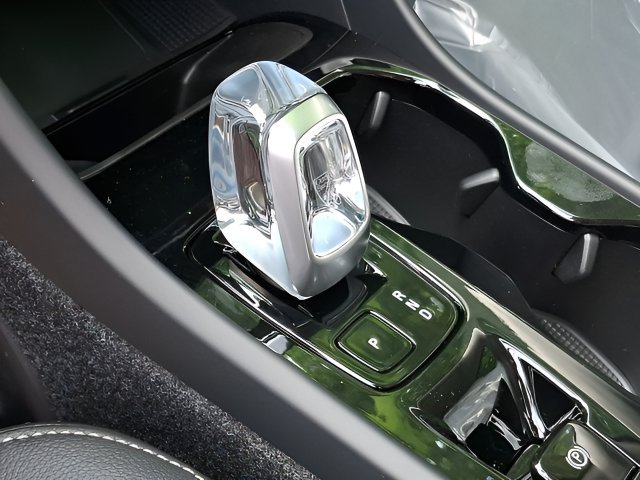 New 2026 Volvo XC40 B5 Plus w/ Protection Package Premier AWD/4WD image 9