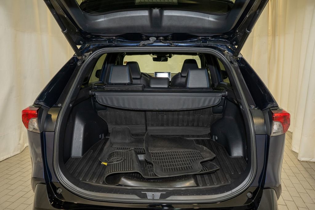 Used 2020 Toyota RAV4 XSE w/ XSE Grade Weather Package image 5