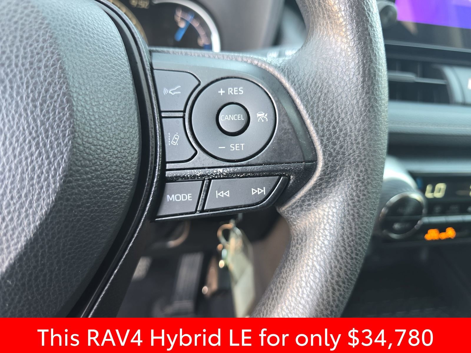 Used 2025 Toyota RAV4 LE AWD/4WD image 23