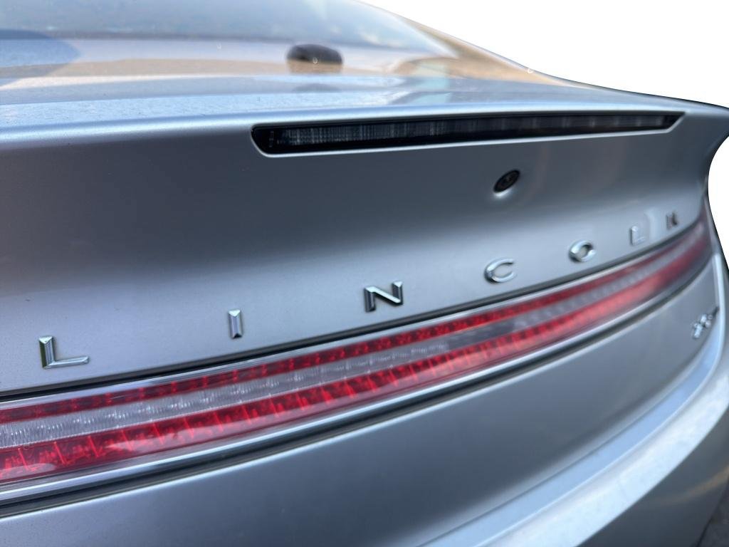 Used 2013 Lincoln MKZ FWD image 7