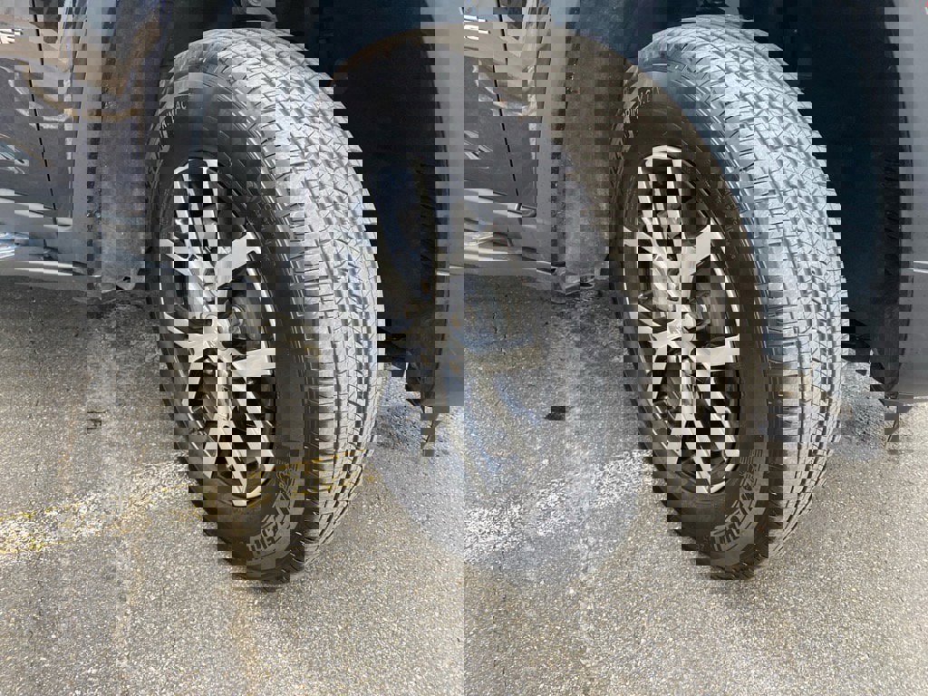 Used 2024 Jeep Grand Cherokee L Limited image 28