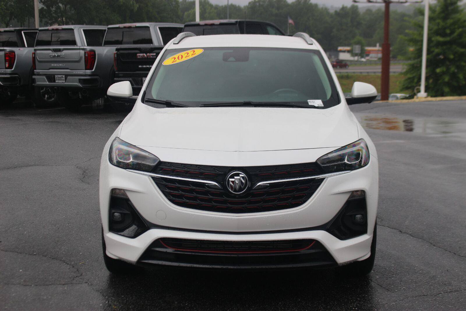 Used 2022 Buick Encore GX Essence w/ Advanced Technology Package FWD image 2