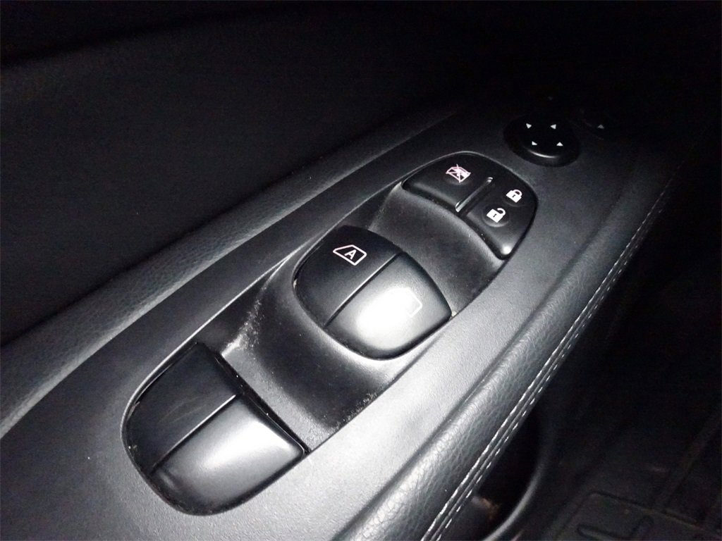 Used 2019 Nissan Pathfinder SL image 24