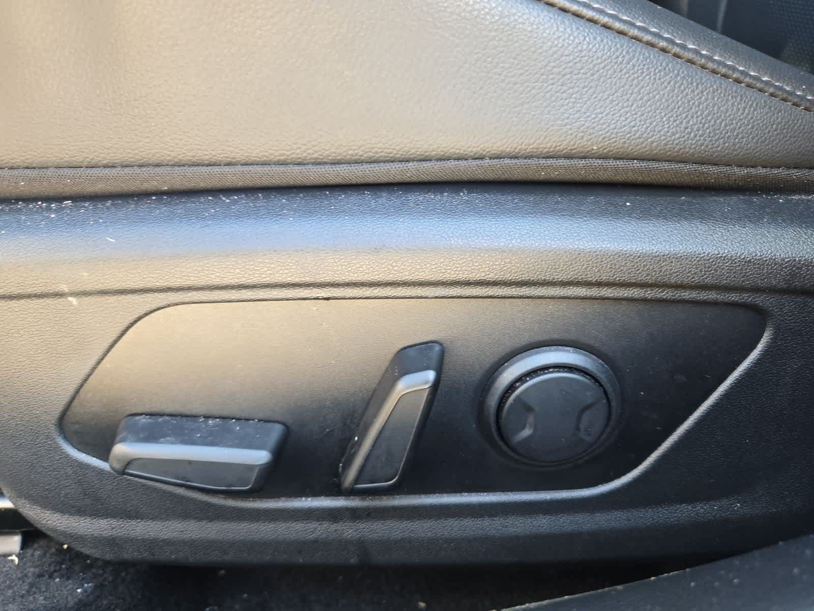 Used 2023 Hyundai Elantra Limited FWD image 15