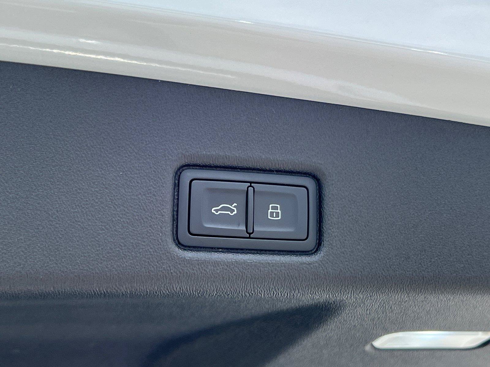 Certified 2025 Audi Q5 Premium w/ Premium Plus AWD/4WD image 19