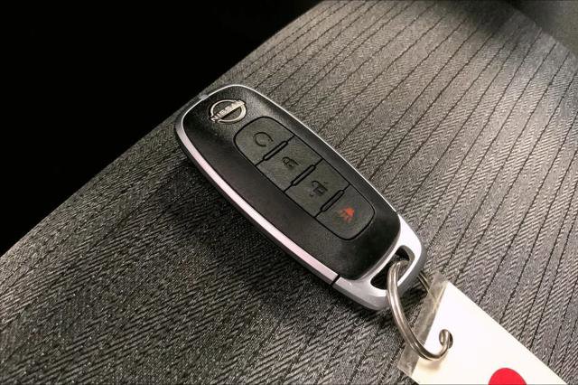 Used 2023 Nissan Rogue SV AWD/4WD image 16