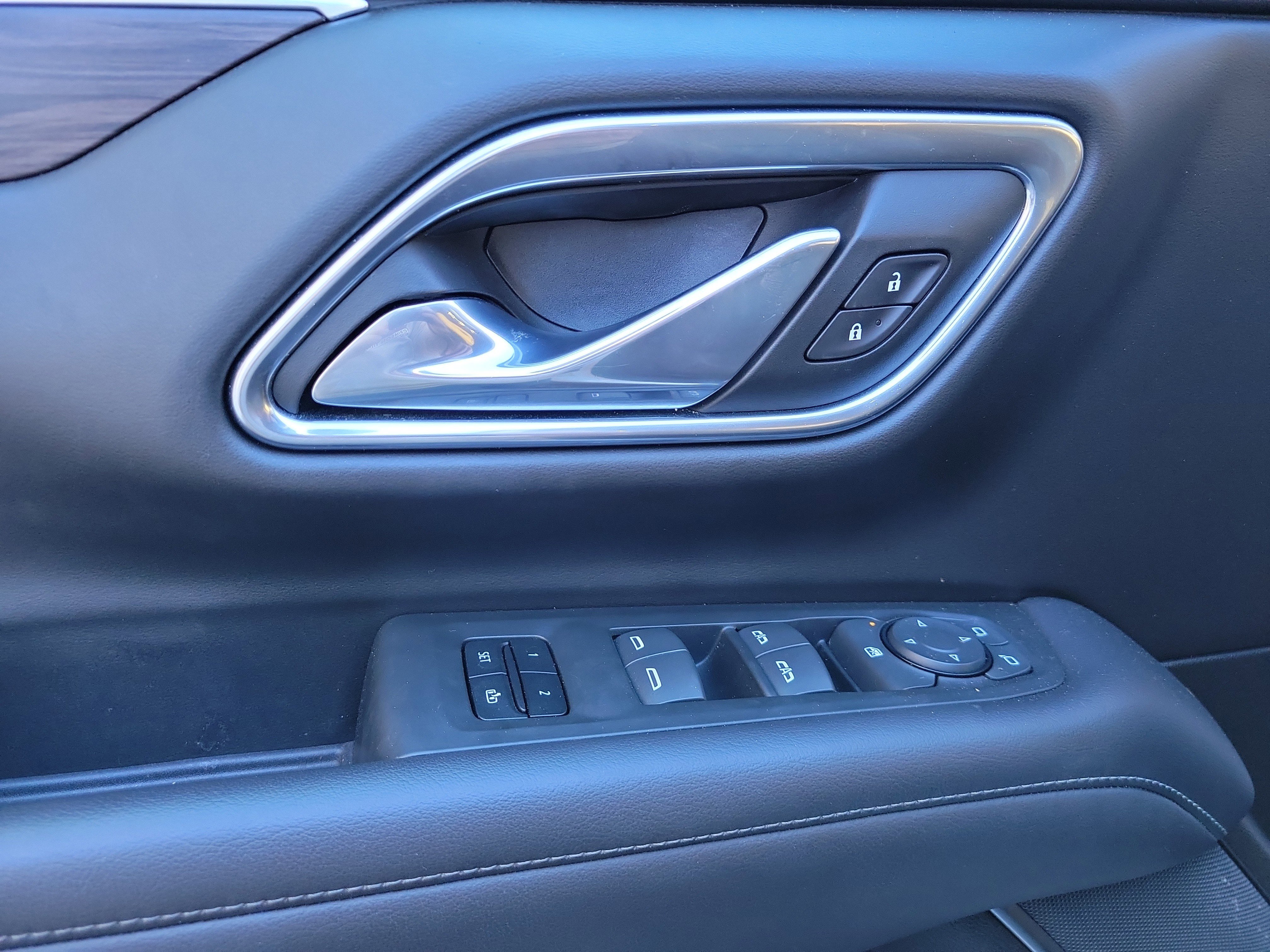 Used 2021 Chevrolet Tahoe Z71 image 17