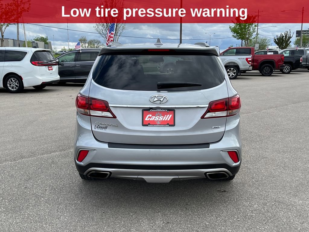 Used 2017 Hyundai Santa Fe SE w/ Cargo Package AWD/4WD image 4
