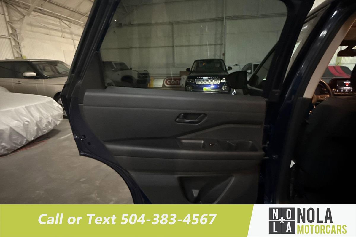 Used 2024 Nissan Pathfinder SV image 20