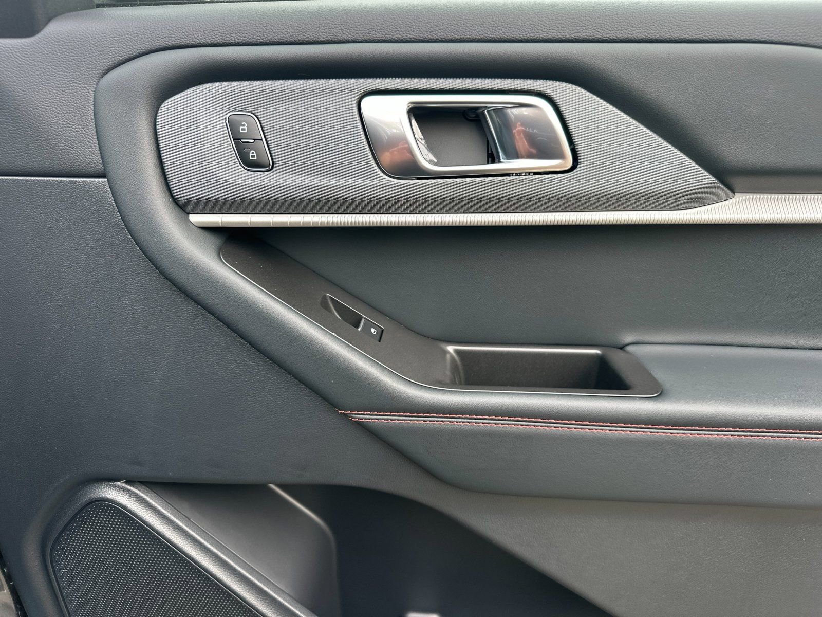 New 2026 Ford Explorer ST-Line w/ ST-Line Street Pack image 20