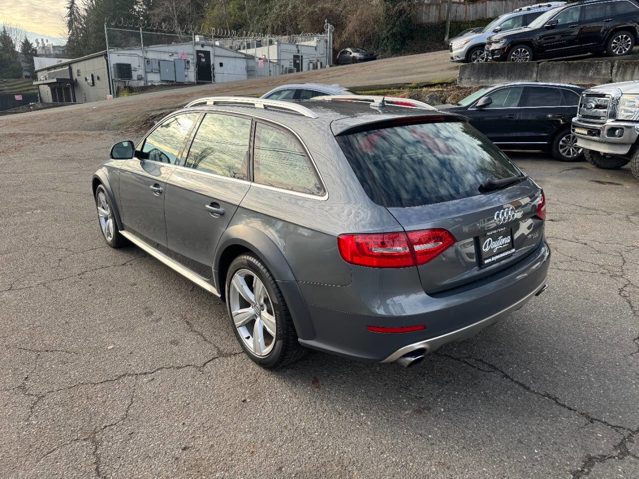 Used 2013 Audi A4 Premium Plus w/ Premium Plus Pkg image 3