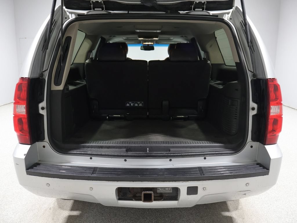 Used 2013 Chevrolet Suburban LT w/ Luxury Package AWD/4WD image 24