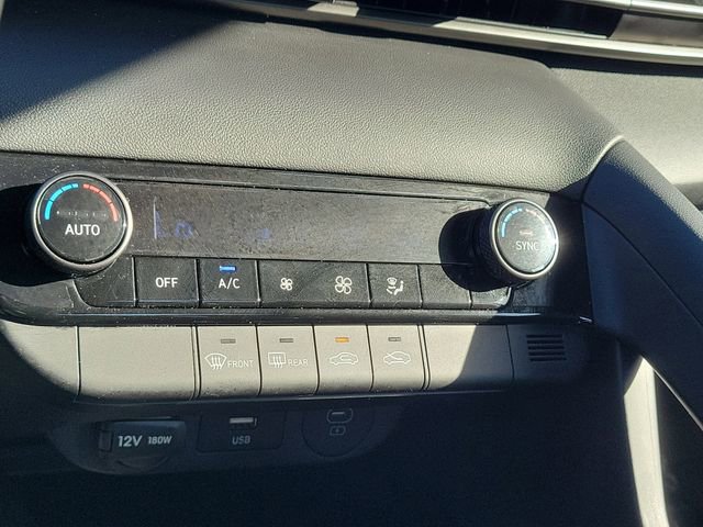 Used 2025 Hyundai Elantra Sport image 29