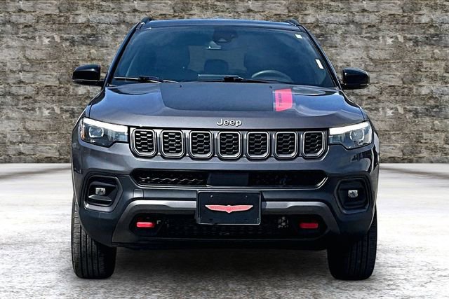 Used 2024 Jeep Compass Trailhawk w/ Trailhawk Elite Group AWD/4WD image 2