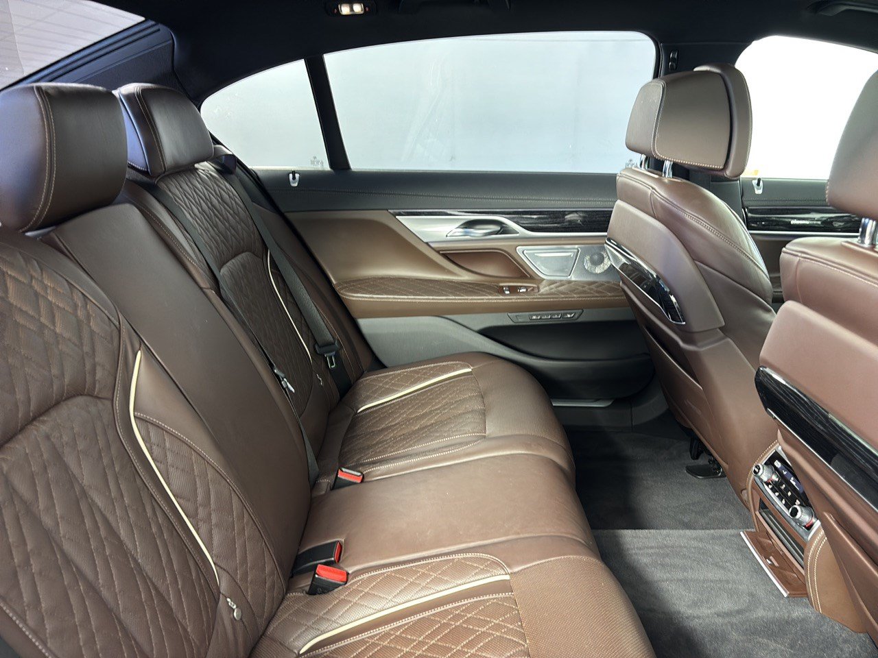Used 2022 BMW 750i xDrive w/ Luxury Rear Seating Package AWD/4WD image 29