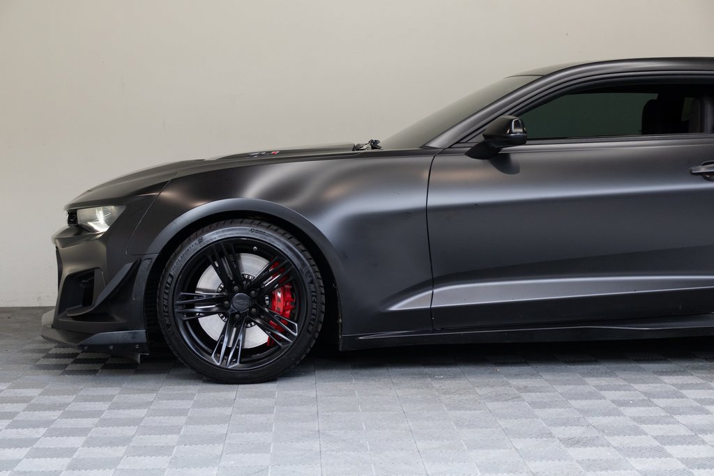 Used 2021 Chevrolet Camaro ZL1 RWD image 12