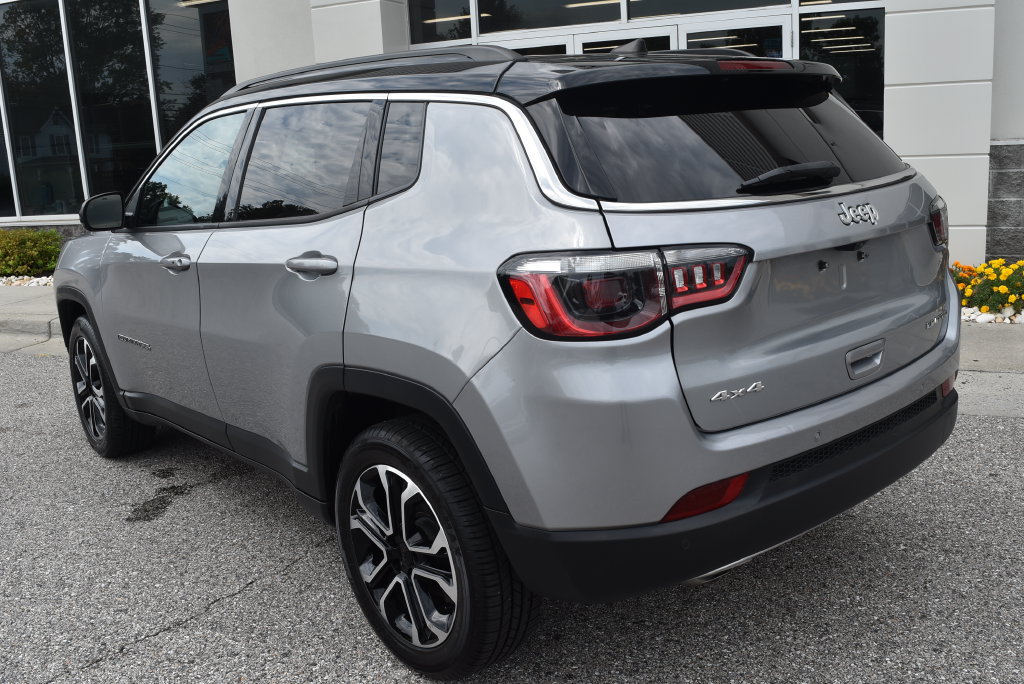 Used 2023 Jeep Compass Limited AWD/4WD image 5