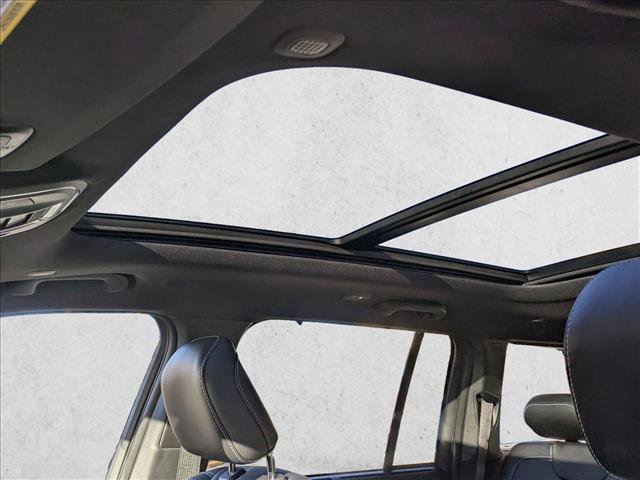 Used 2025 Jeep Grand Cherokee Limited w/ Luxury Tech Group II image 16