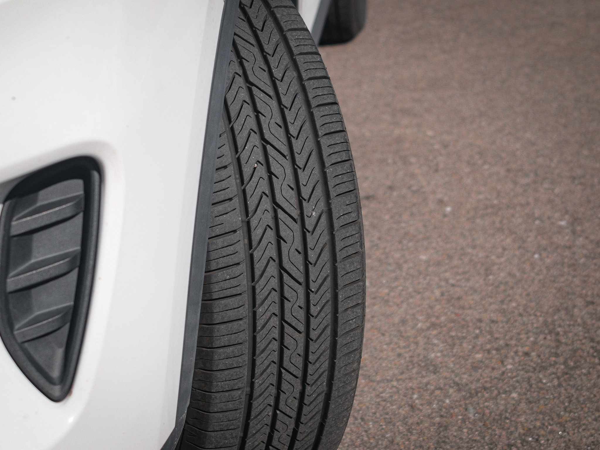 Used 2020 Ford Escape SE image 12