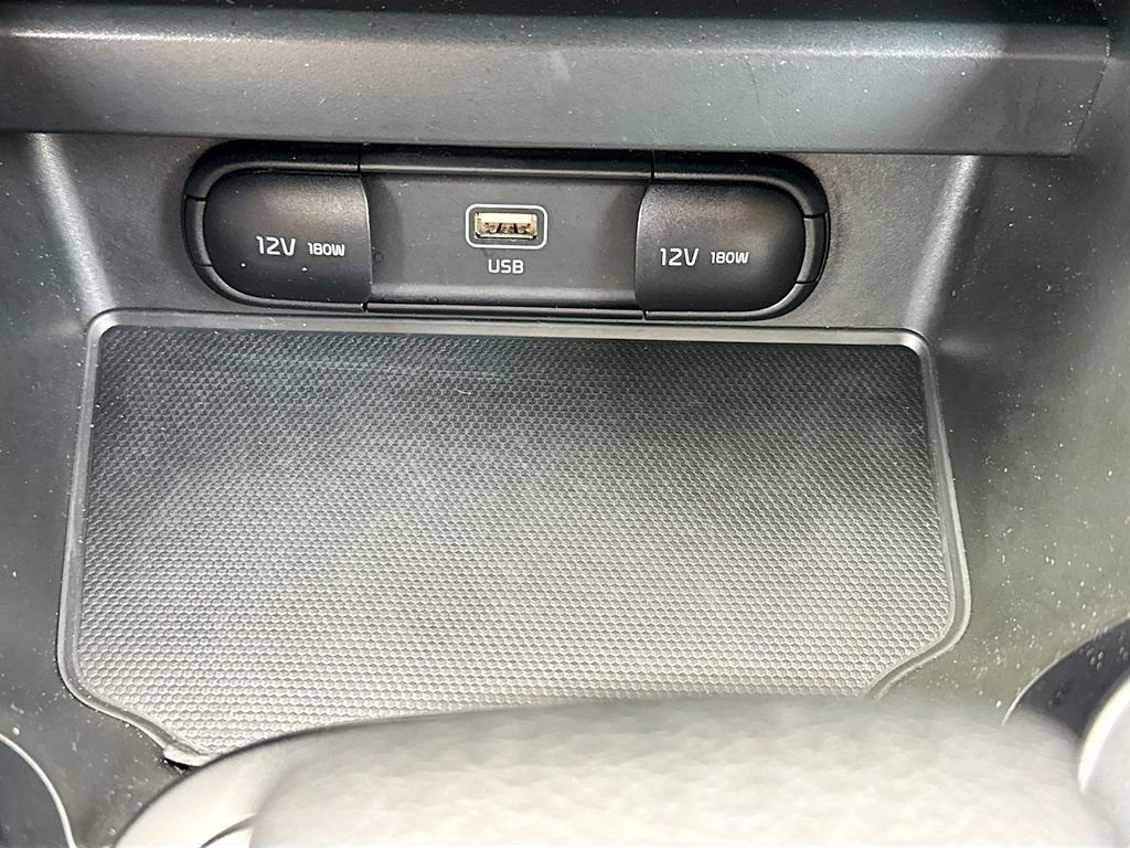 Used 2024 Kia Soul LX w/ Option Group 015 FWD image 17