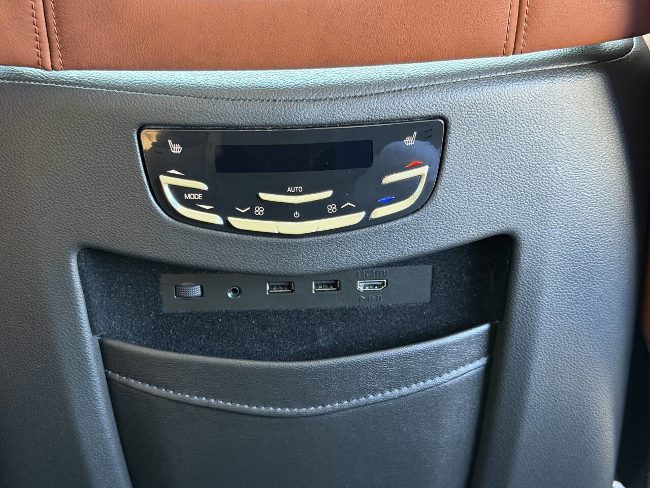 Used 2019 Cadillac Escalade ESV Luxury image 26