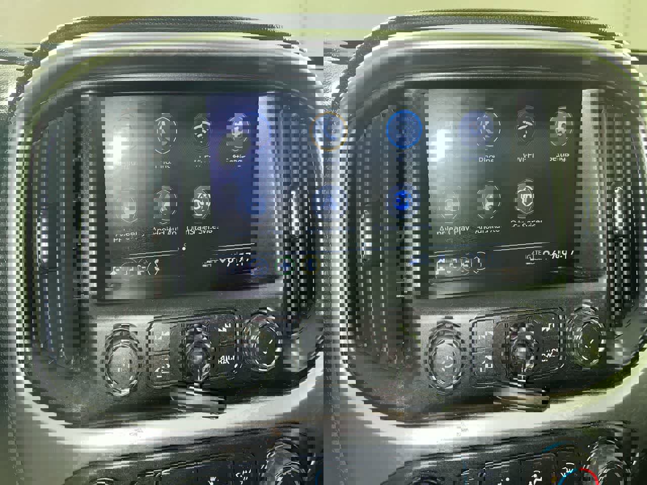 Used 2022 Chevrolet Colorado LT w/ Fleet Safety Package image 18