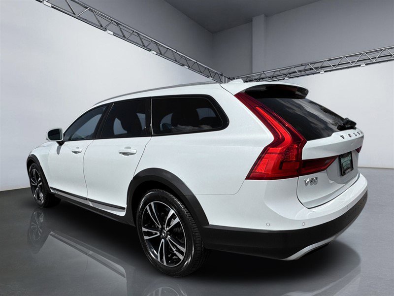 Used 2018 Volvo V90 T5 Cross Country w/ Convenience Package AWD/4WD image 5