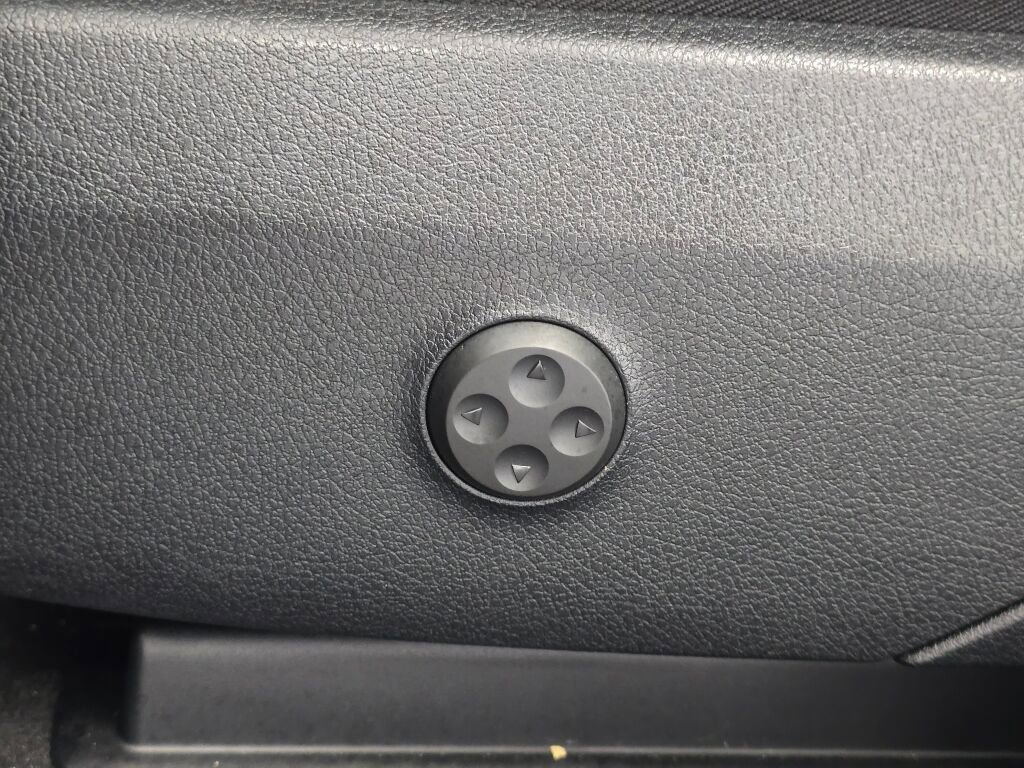 Certified 2025 Mercedes-Benz GLC 43 AMG 4MATIC Coupe image 37