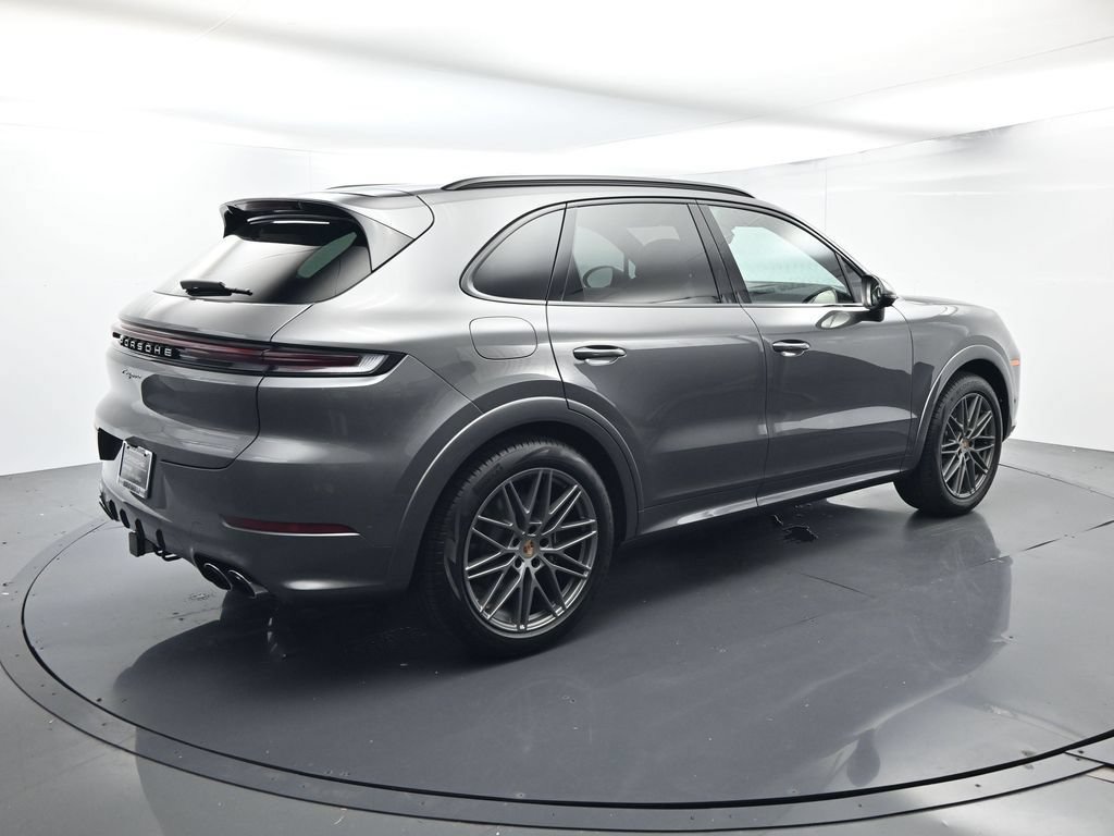 Certified 2025 Porsche Cayenne AWD/4WD image 15